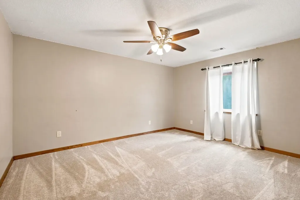 962 W 120th Avenue N Conway Springs KS 67031-8046