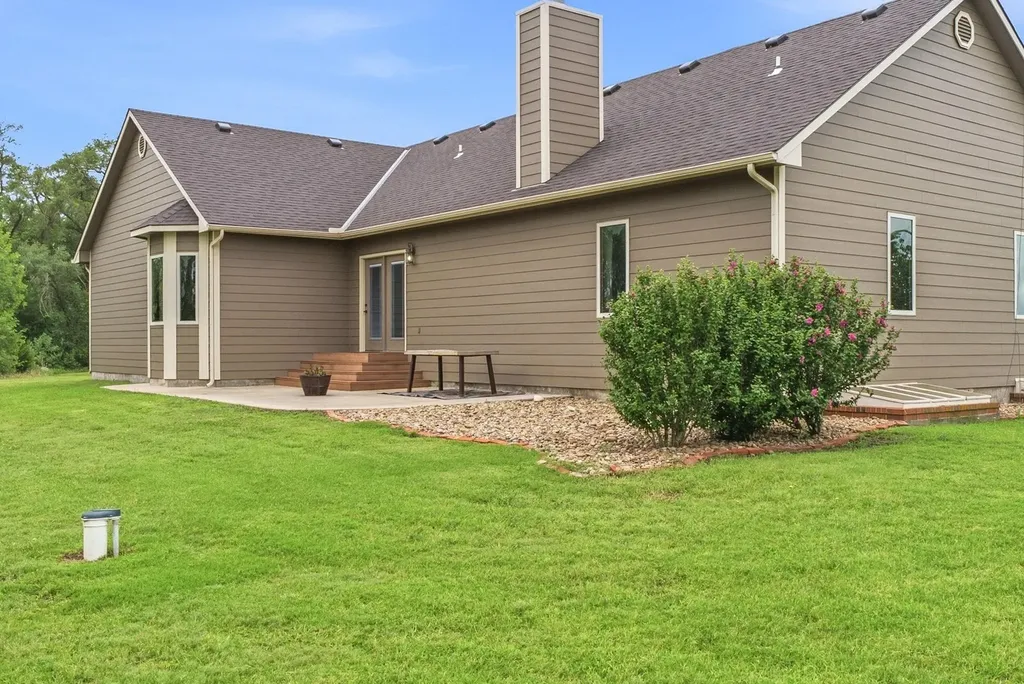 962 W 120th Avenue N Conway Springs KS 67031-8046