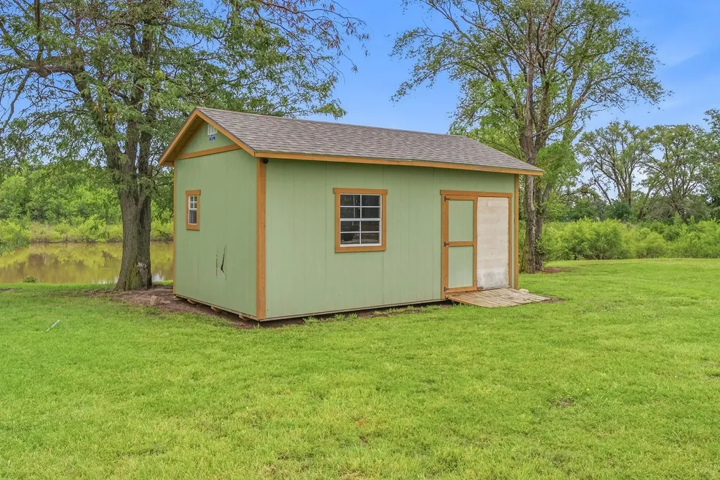 962 W 120th Avenue N Conway Springs KS 67031-8046
