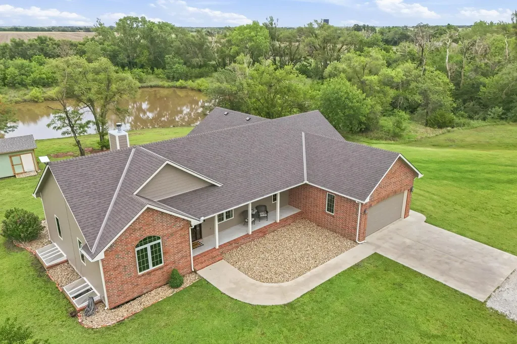 962 W 120th Avenue N Conway Springs KS 67031-8046