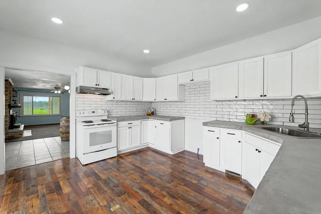 12024 SW 160th Street Rose Hill KS 67133