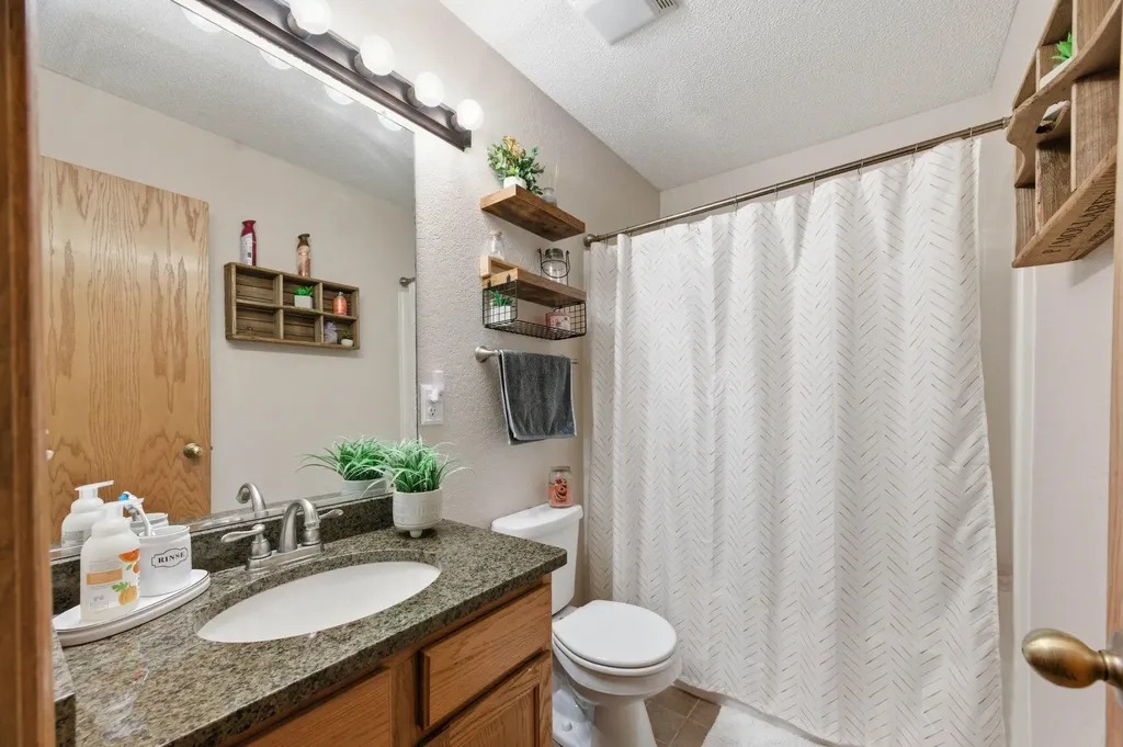 849 S Sunset Circle Andover KS 67002