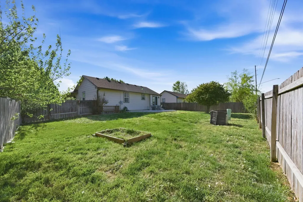 849 S Sunset Circle Andover KS 67002
