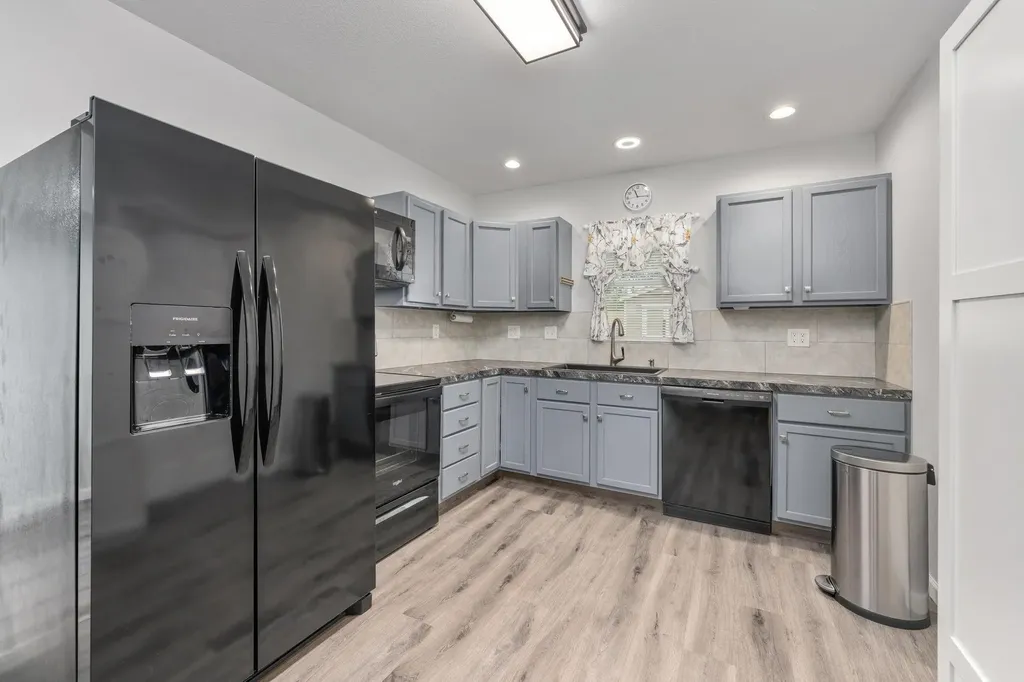 321 E Harvey Wellington KS 67152