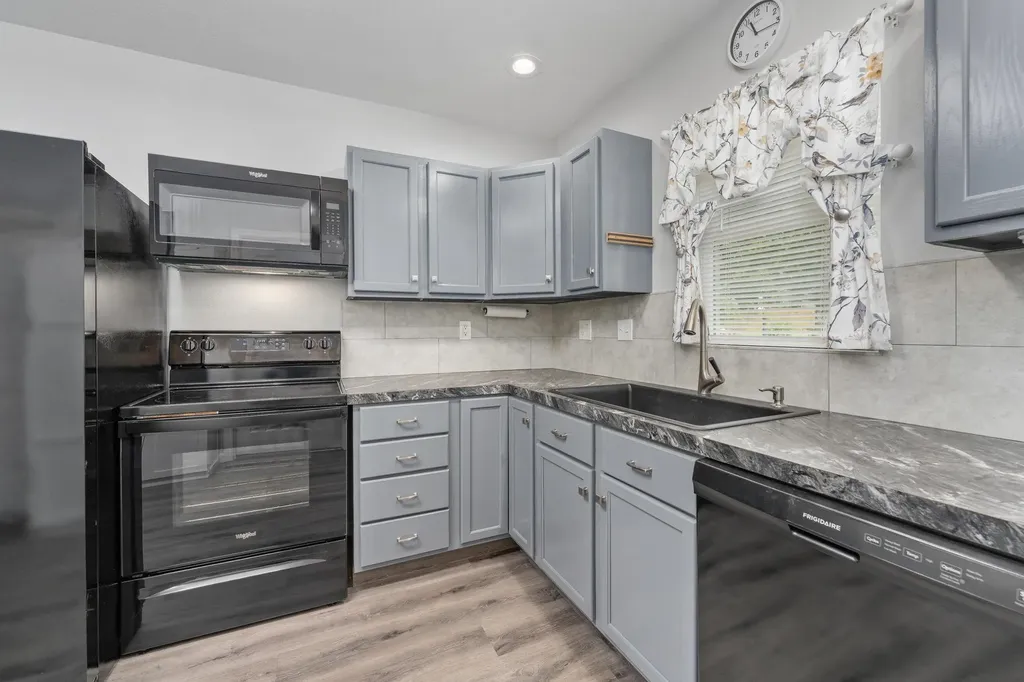 321 E Harvey Wellington KS 67152