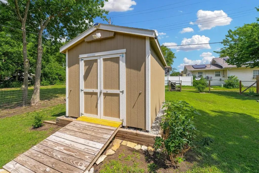 321 E Harvey Wellington KS 67152