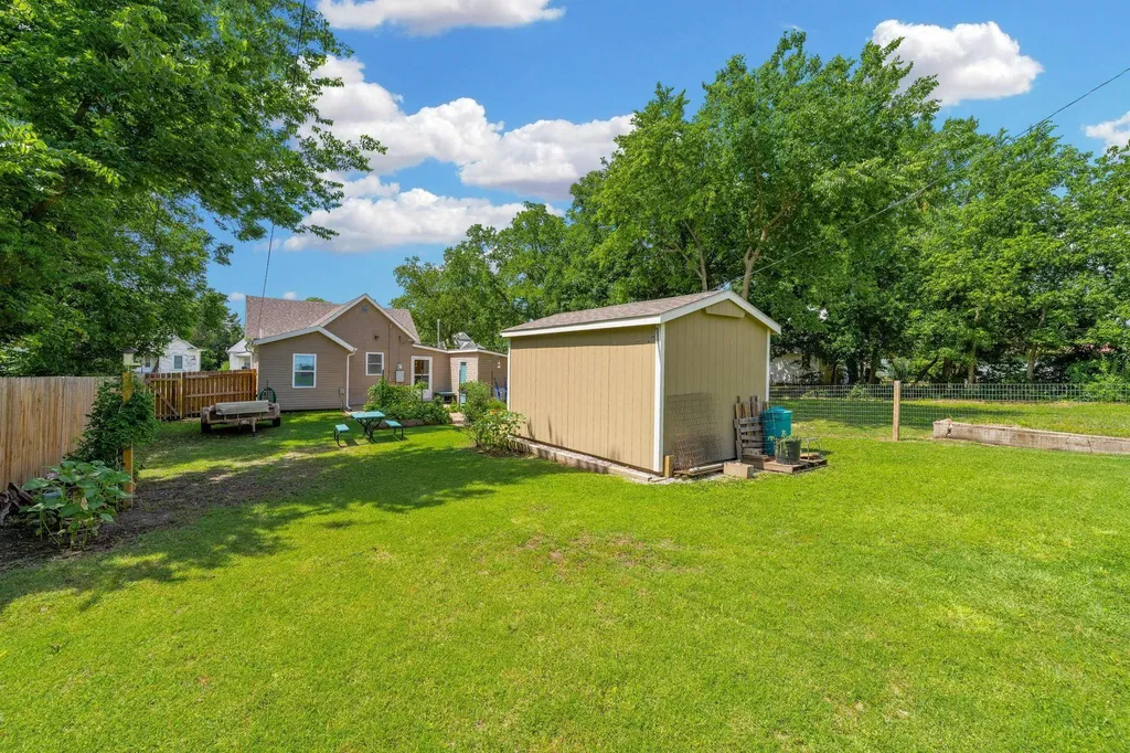 321 E Harvey Wellington KS 67152