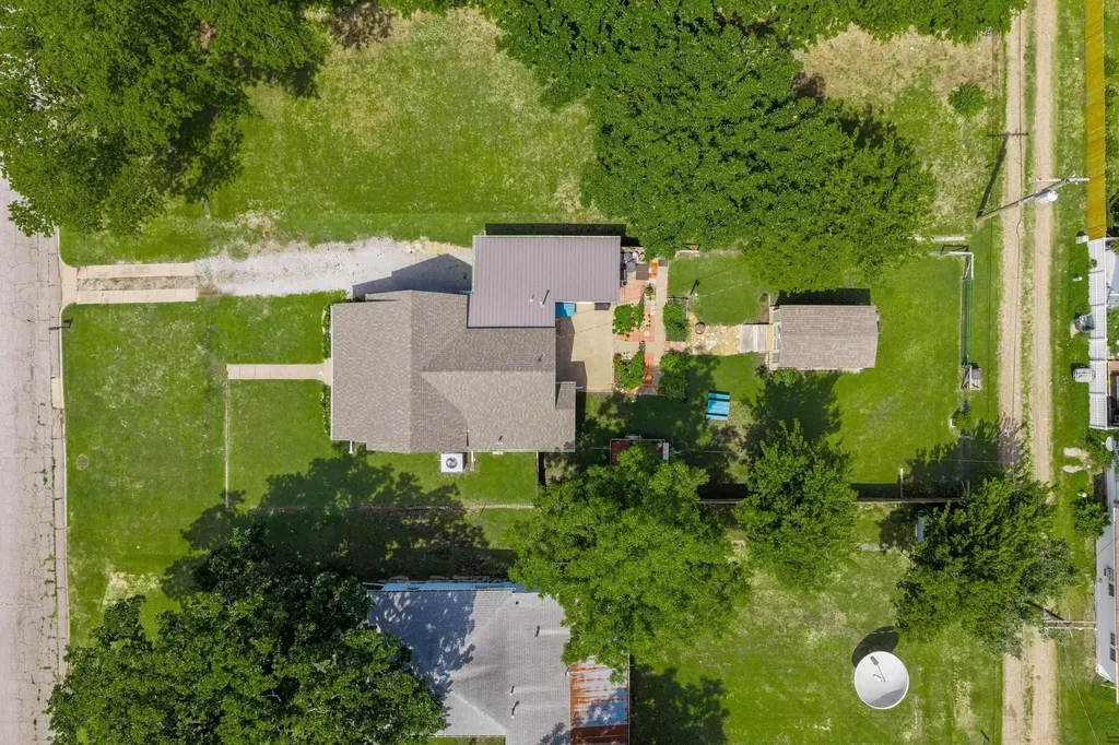 321 E Harvey Wellington KS 67152