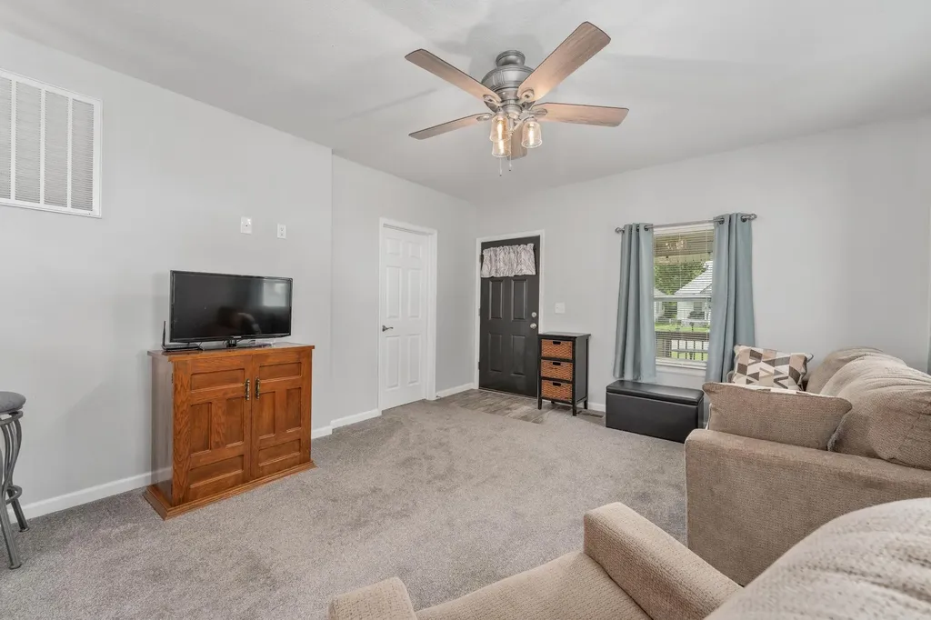 321 E Harvey Wellington KS 67152