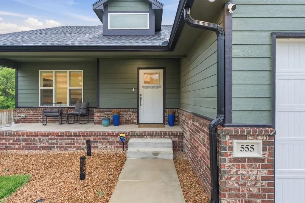 555 S Arbor Valley Way Valley Center KS 67147