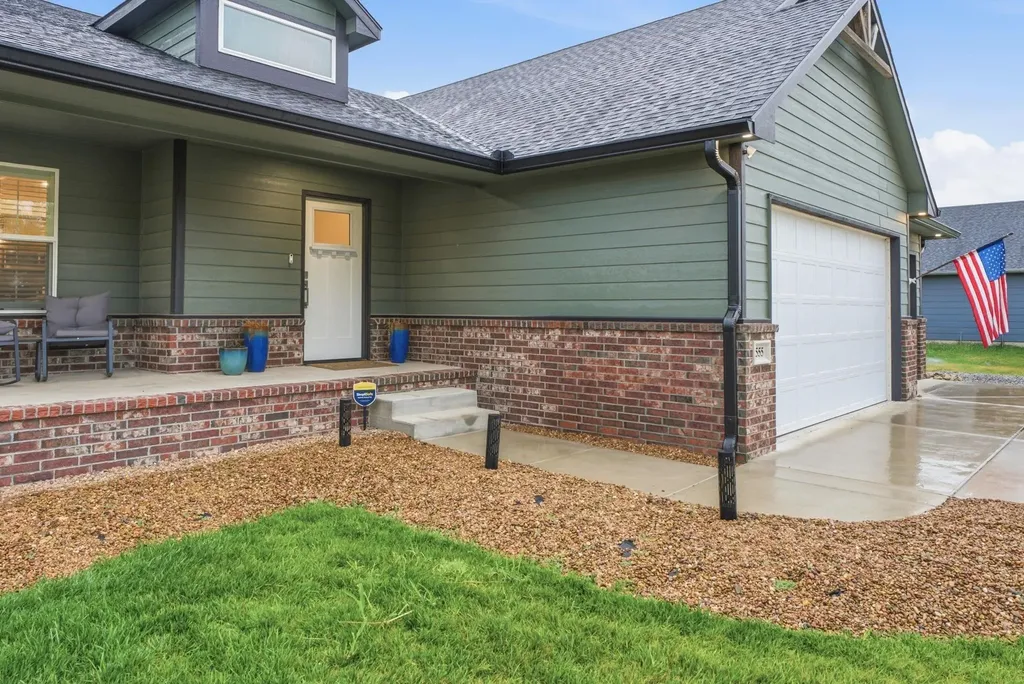 555 S Arbor Valley Way Valley Center KS 67147