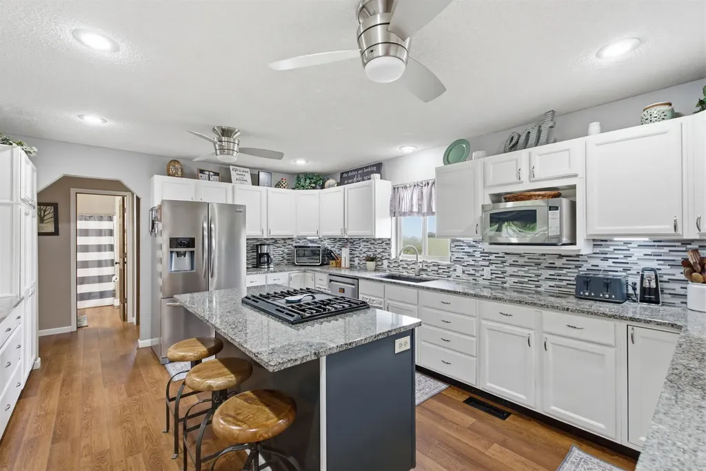 405 Riverview Street Douglass KS 67039-9402
