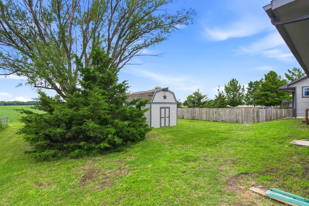 405 Riverview Street Douglass KS 67039-9402