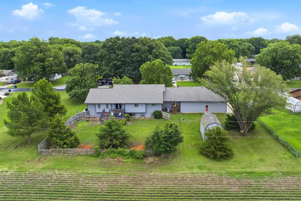 405 Riverview Street Douglass KS 67039-9402