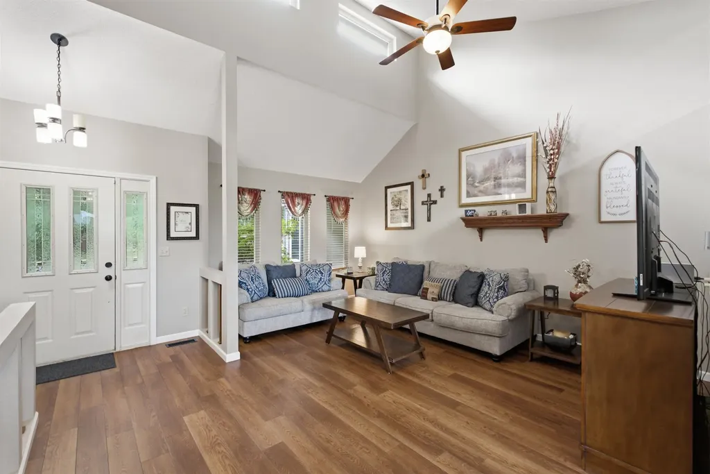 405 Riverview Street Douglass KS 67039-9402