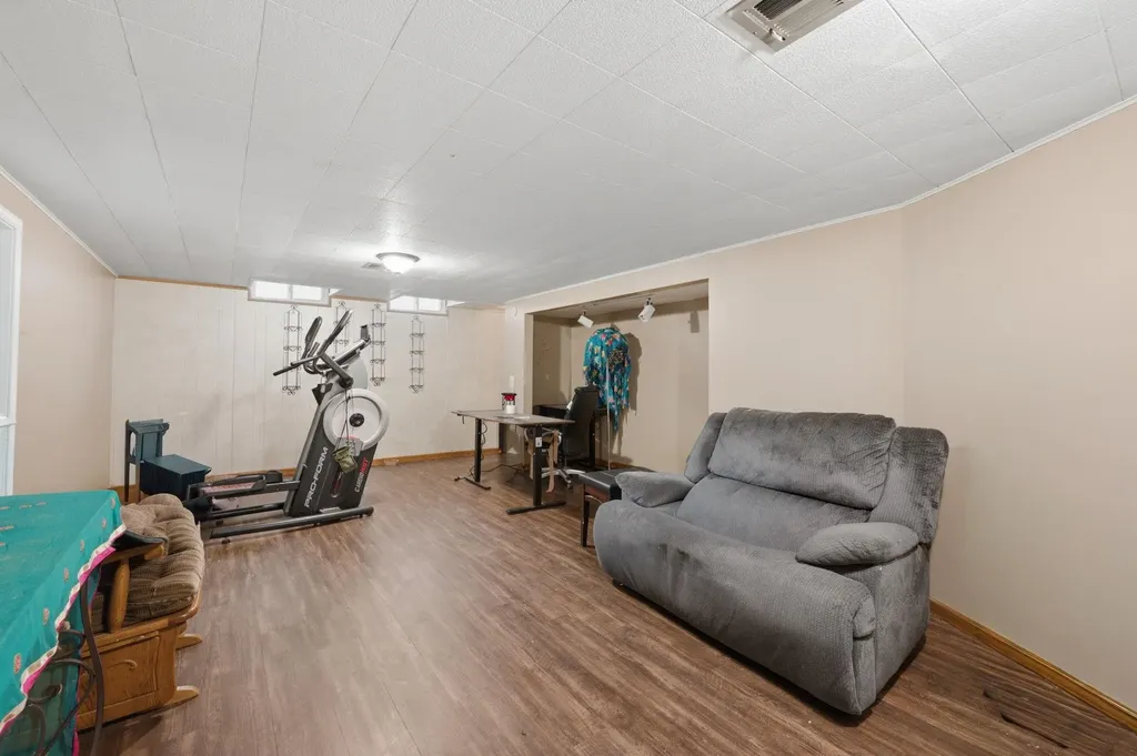 3075 W River Park Drive Wichita KS 67203-2080