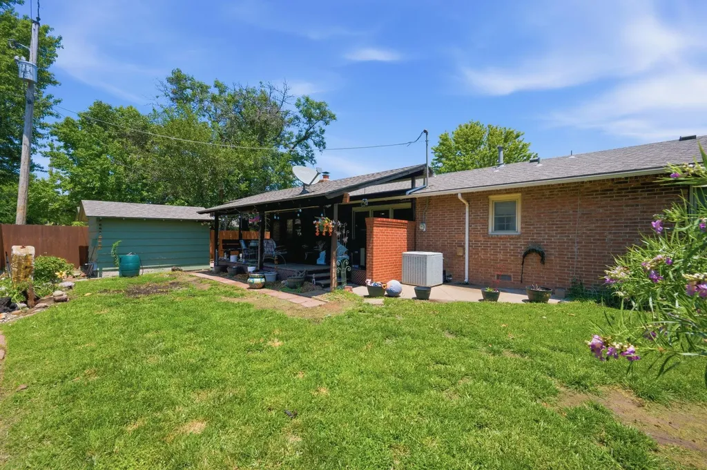 3075 W River Park Drive Wichita KS 67203-2080