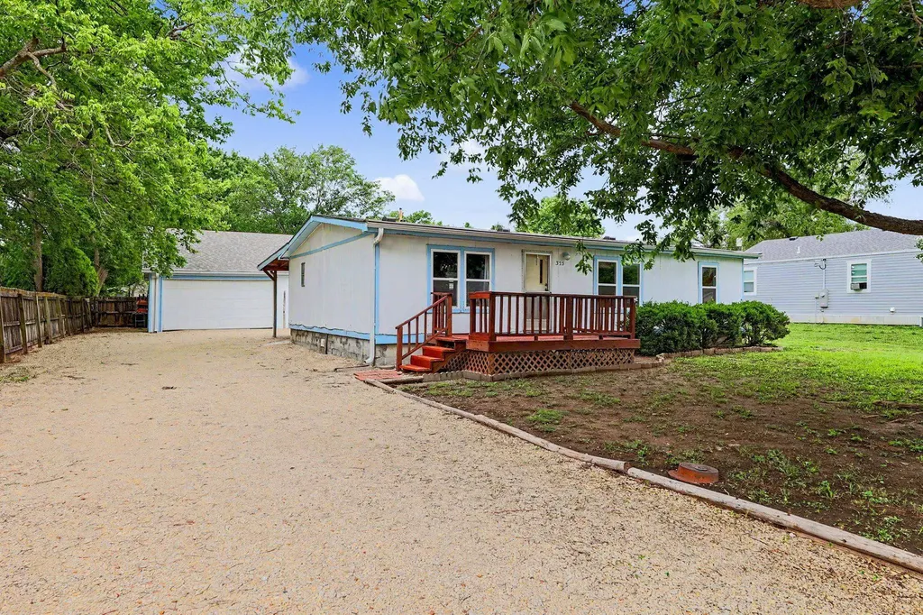 325 S Wichita Benton KS 67017