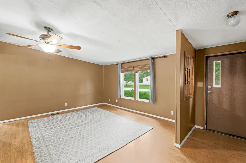 325 S Wichita Benton KS 67017