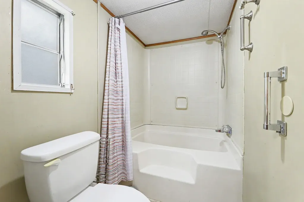 325 S Wichita Benton KS 67017