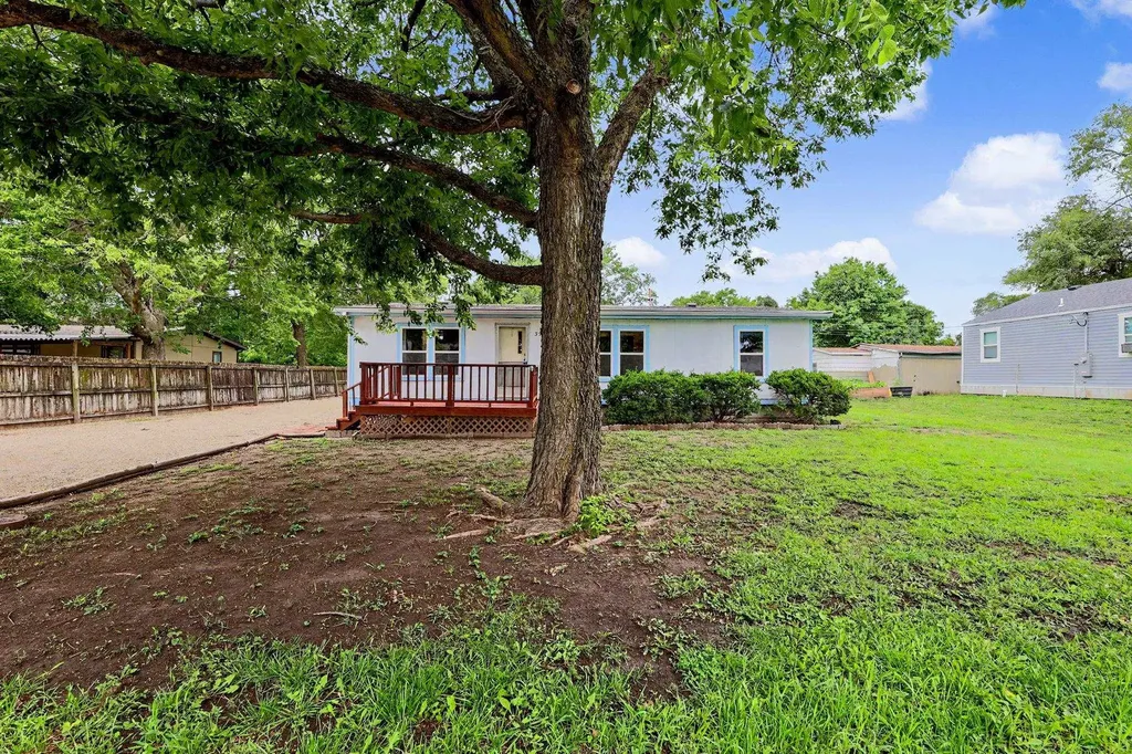 325 S Wichita Benton KS 67017