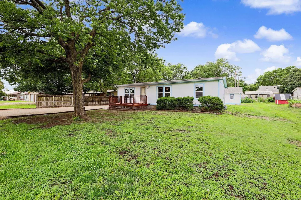 325 S Wichita Benton KS 67017