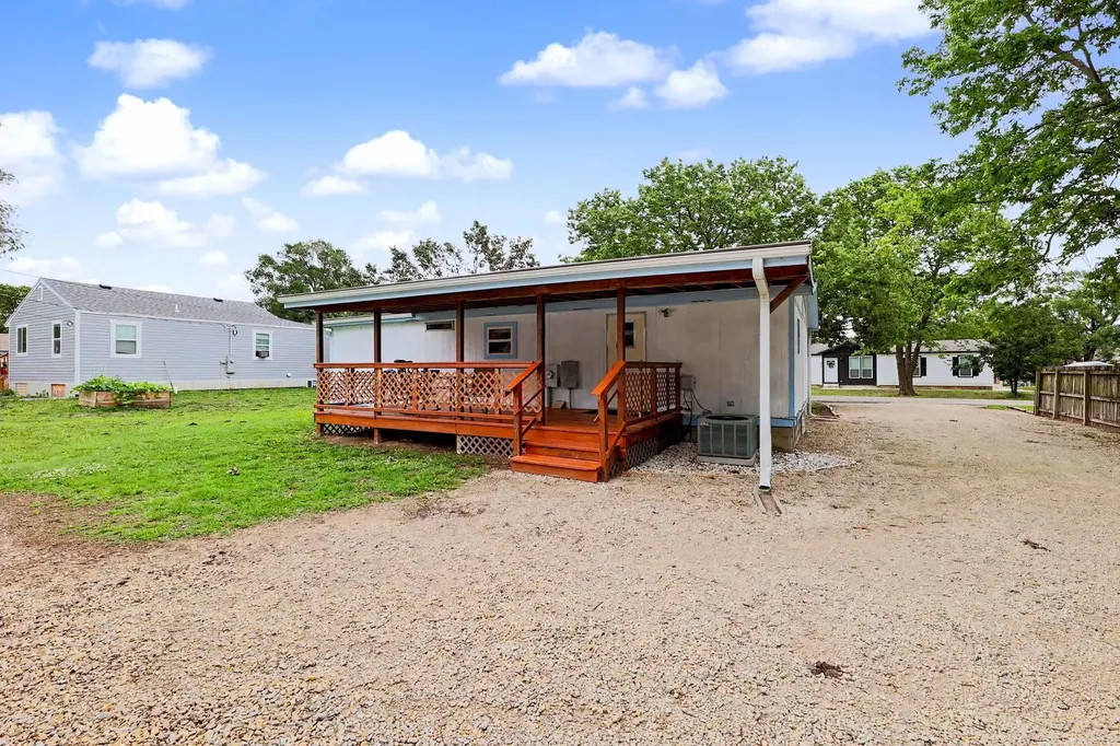 325 S Wichita Benton KS 67017