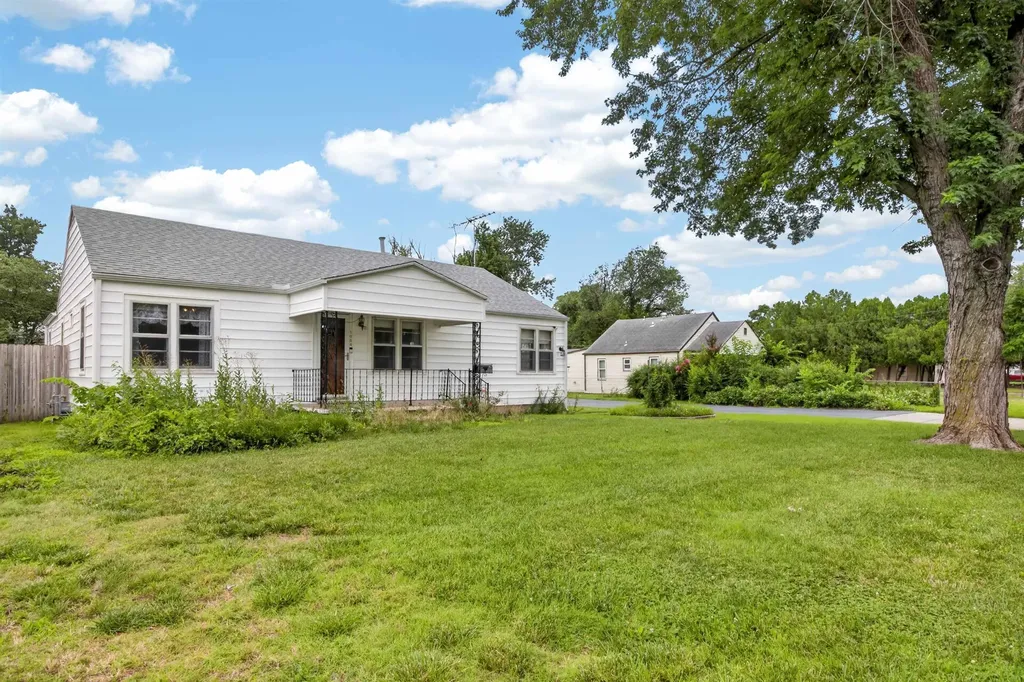 1034 S Vine Street Wichita KS 67213
