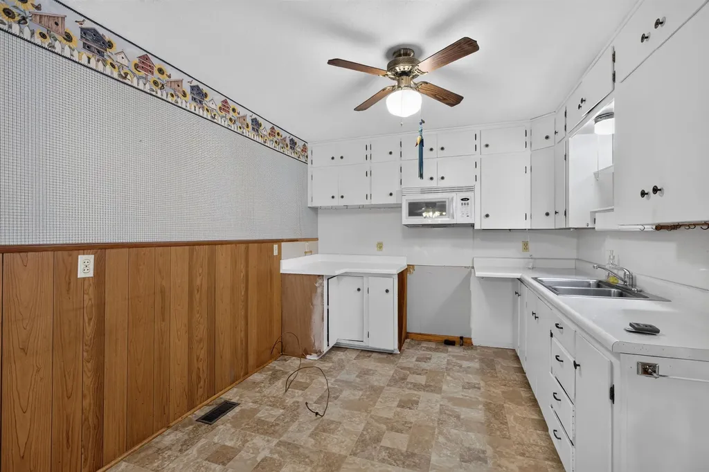 1034 S Vine Street Wichita KS 67213