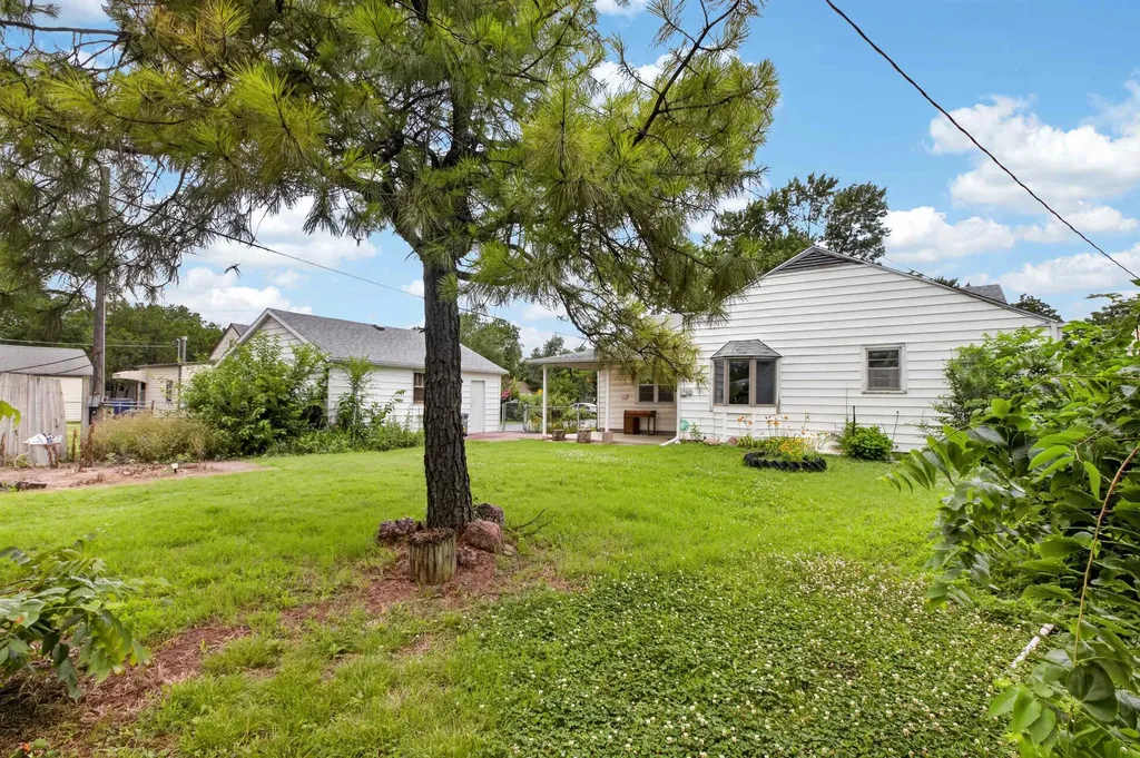 1034 S Vine Street Wichita KS 67213