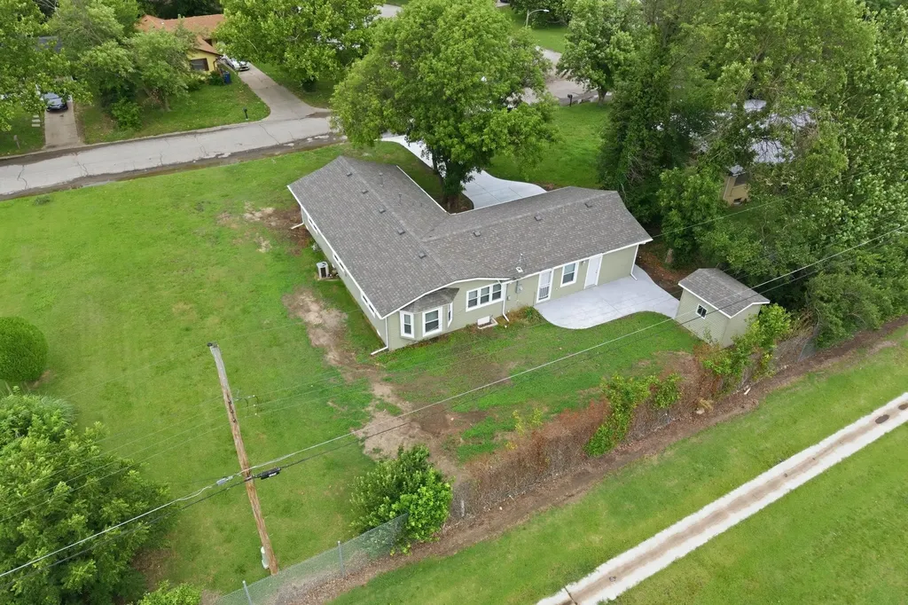 2918 N Vassar Wichita KS 67220