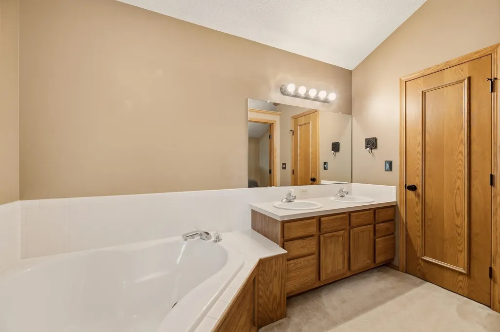 3062 N Wild Rose Court Wichita KS 67205