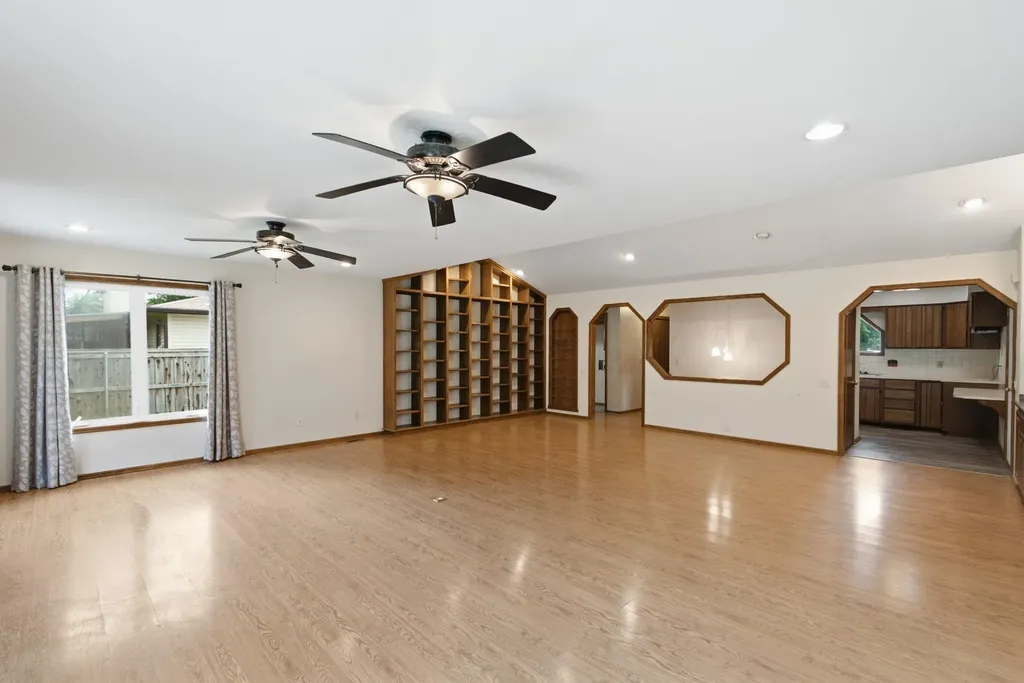 406 N Shefford Wichita KS 67212