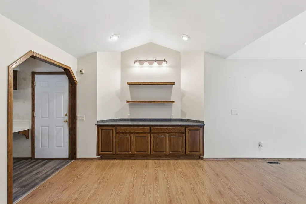 406 N Shefford Wichita KS 67212