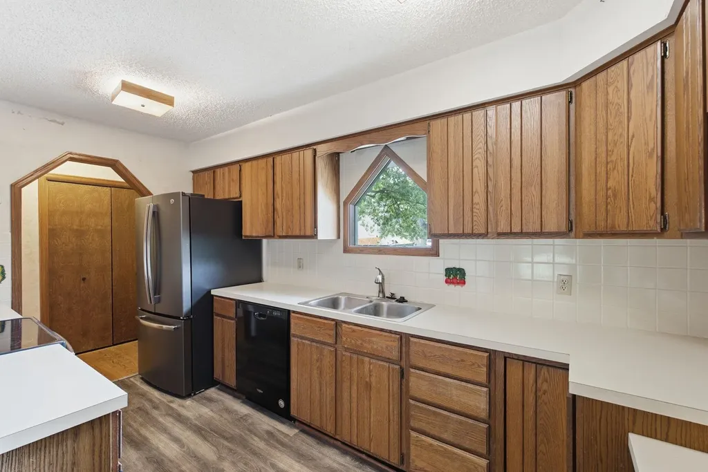 406 N Shefford Wichita KS 67212