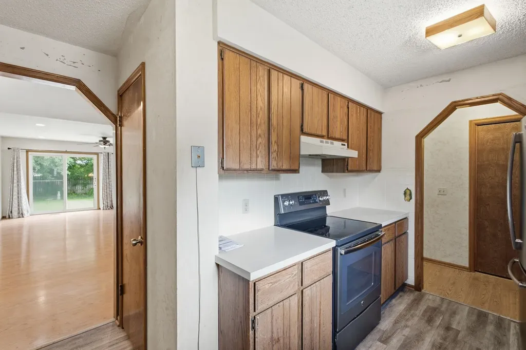 406 N Shefford Wichita KS 67212
