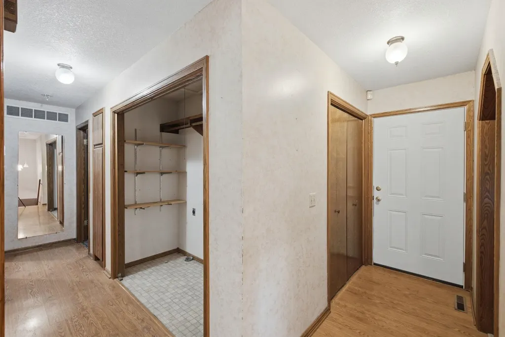 406 N Shefford Wichita KS 67212