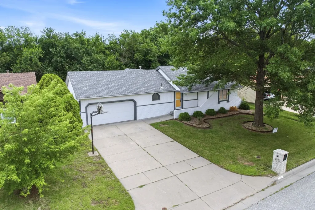 406 N Shefford Wichita KS 67212