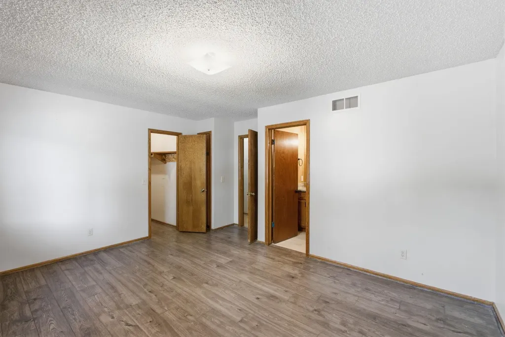 406 N Shefford Wichita KS 67212