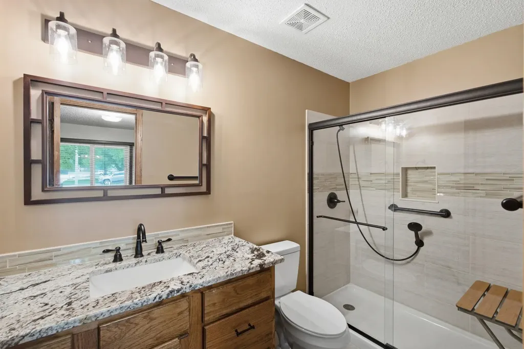 406 N Shefford Wichita KS 67212