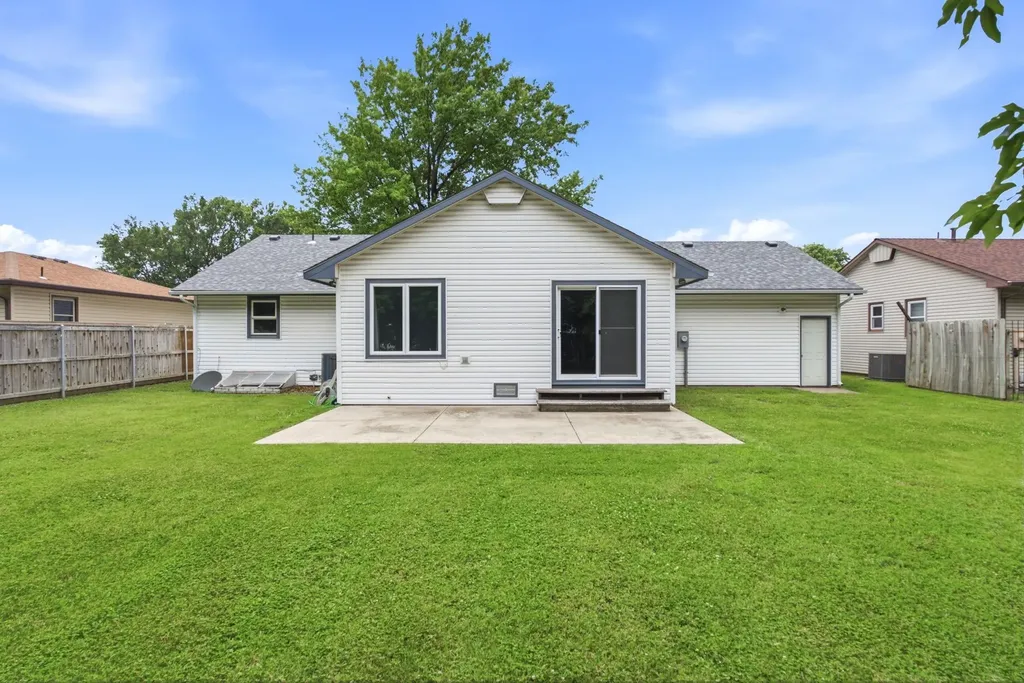 406 N Shefford Wichita KS 67212