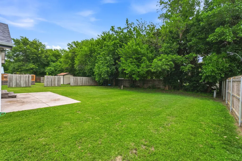406 N Shefford Wichita KS 67212