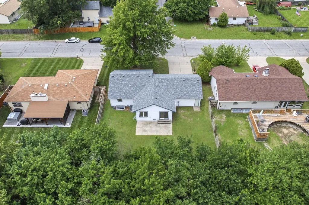 406 N Shefford Wichita KS 67212