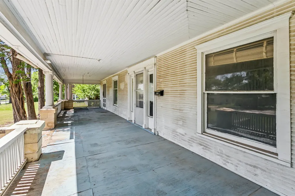 619 N Santa Fe Augusta KS 67010-0000
