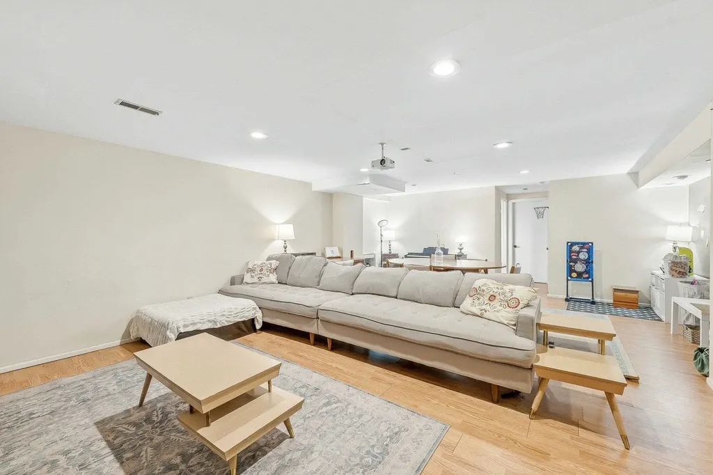 1153 S Burrus Wichita KS 67207