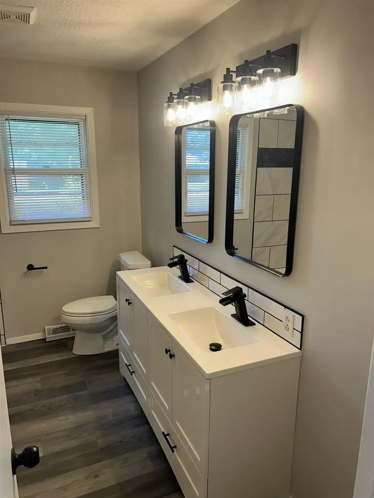 1300 S Fieldcrest Wichita KS 67209