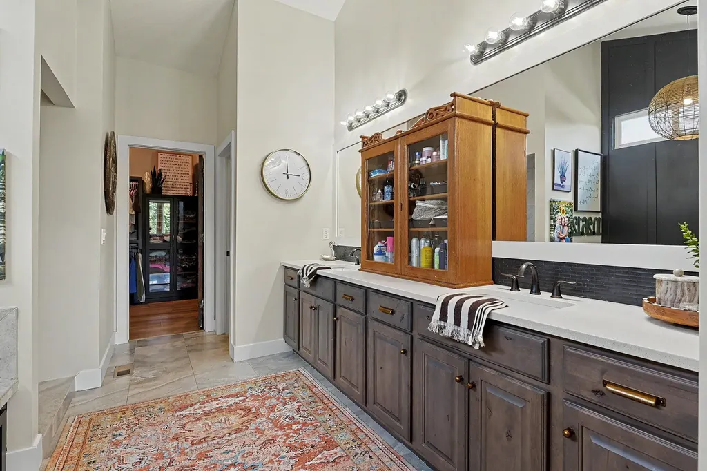 104 N Kennedy Wichita KS 67235