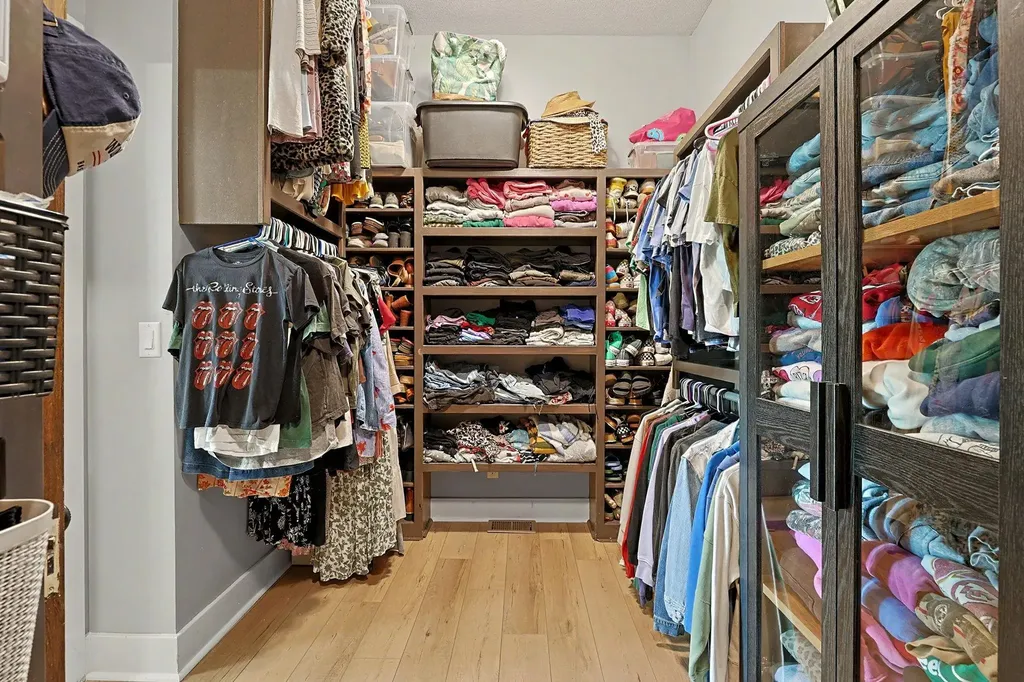 104 N Kennedy Wichita KS 67235