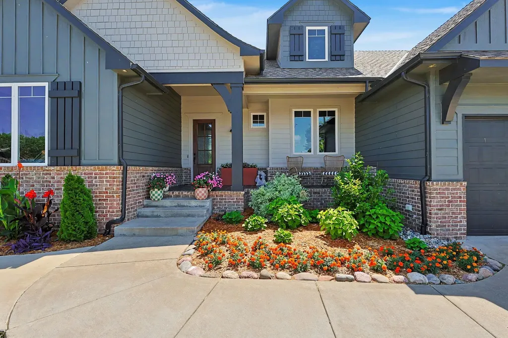 104 N Kennedy Wichita KS 67235
