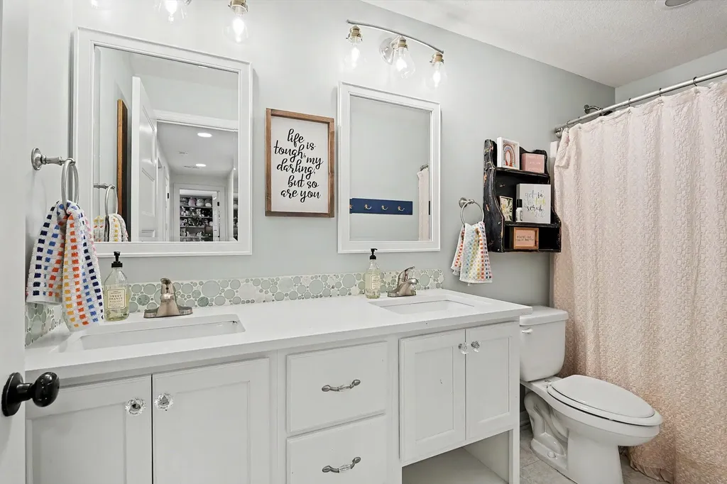 104 N Kennedy Wichita KS 67235